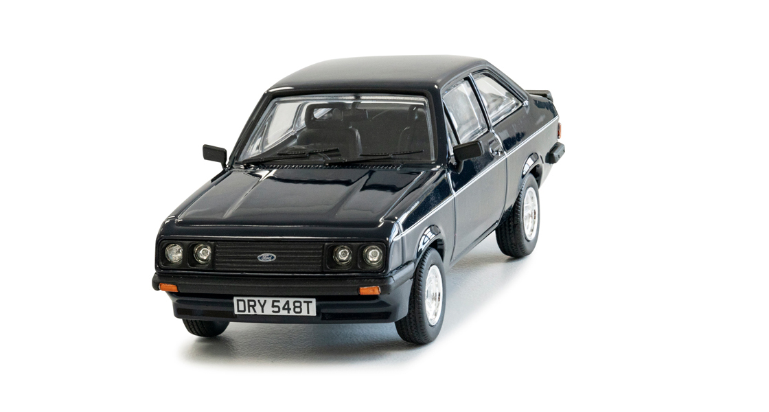 L_A_Corgi_Harrier_model_fit_for_the_Commanding_Officer_at_RAF_Cottesmore_and_Richard_Hammond_loans_his_Escort_RS2000_to_Wonderworks_at_Margate_for_a_Corgi_model_real_versus_Corgi_display.jpg