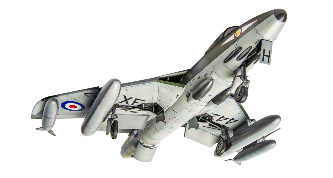 N_Latest_Airfix_Hawker_Hunter_model_kit_release_commemorates_Alan_Pollocks_unautherised_protest_flight_through_Tower_Bridge_on_the_50th_anniversary_of_the_Royal_Air_Force.jpg