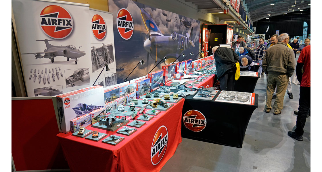 D_Airfix_return_to_Scale_Modelworld_in_some_style_displaying_an_impressive_selection_of_built_Airfix_model_kits.jpg