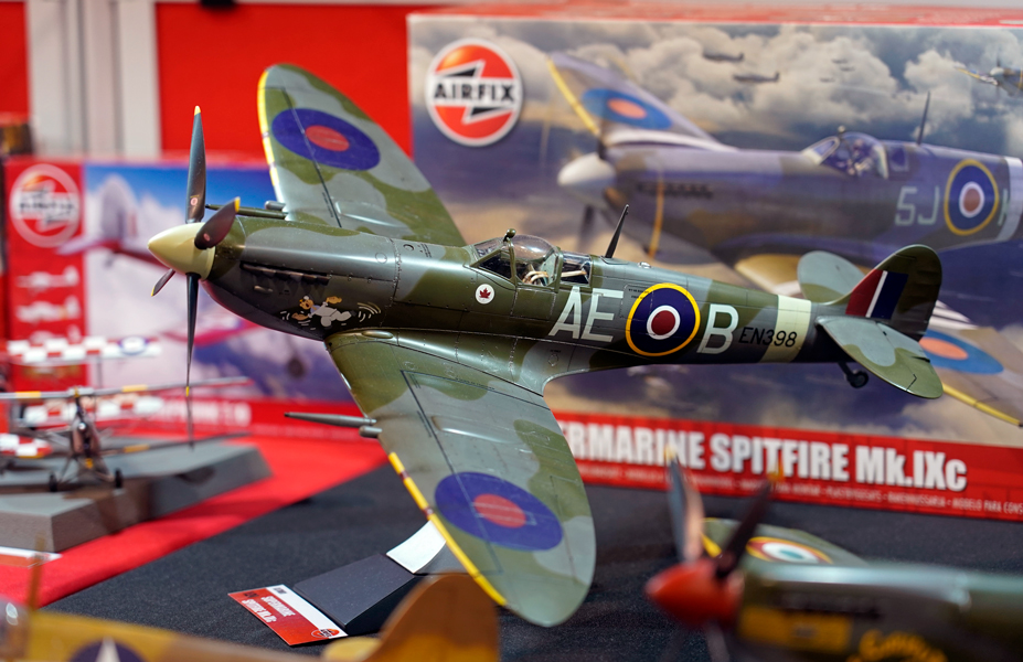 T_Airfix_return_to_Scale_Modelworld_in_some_style_displaying_an_impressive_selection_of_built_Airfix_model_kits.jpg