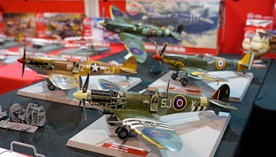 U_Airfix_return_to_Scale_Modelworld_in_some_style_displaying_an_impressive_selection_of_built_Airfix_model_kits.jpg