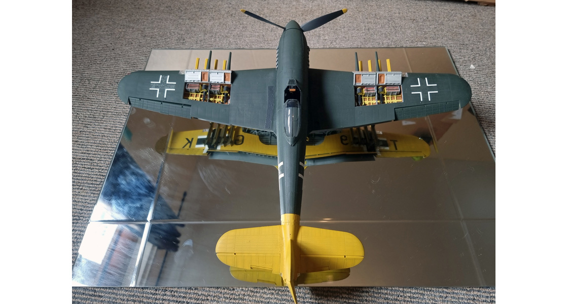 T_Airfix_Hawker_Typhoon_1B_model_kit_in_captured_Luftwaffe_markings_Zirkus_Rosarius.jpg