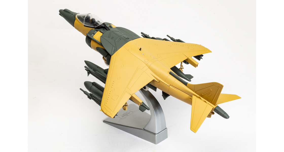O_New_Corgi_Aviation_Archive_BAe_Harrier_GR7_USMC_AV_8B_Harrier_ll_diecast_scale_model_tooling_exclusive_on_the_Corgi_update_blog.jpg