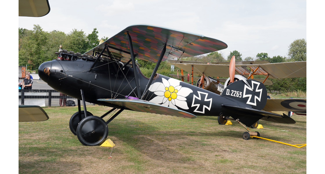 G_WW1_Aviation_Heritage_Trust_Albatros_DVa_fighter_was_a_highlight_of_the_2022_UK_Airshow_season_on_the_Airfix_and_Corgi_Aerodrome_blog.jpg