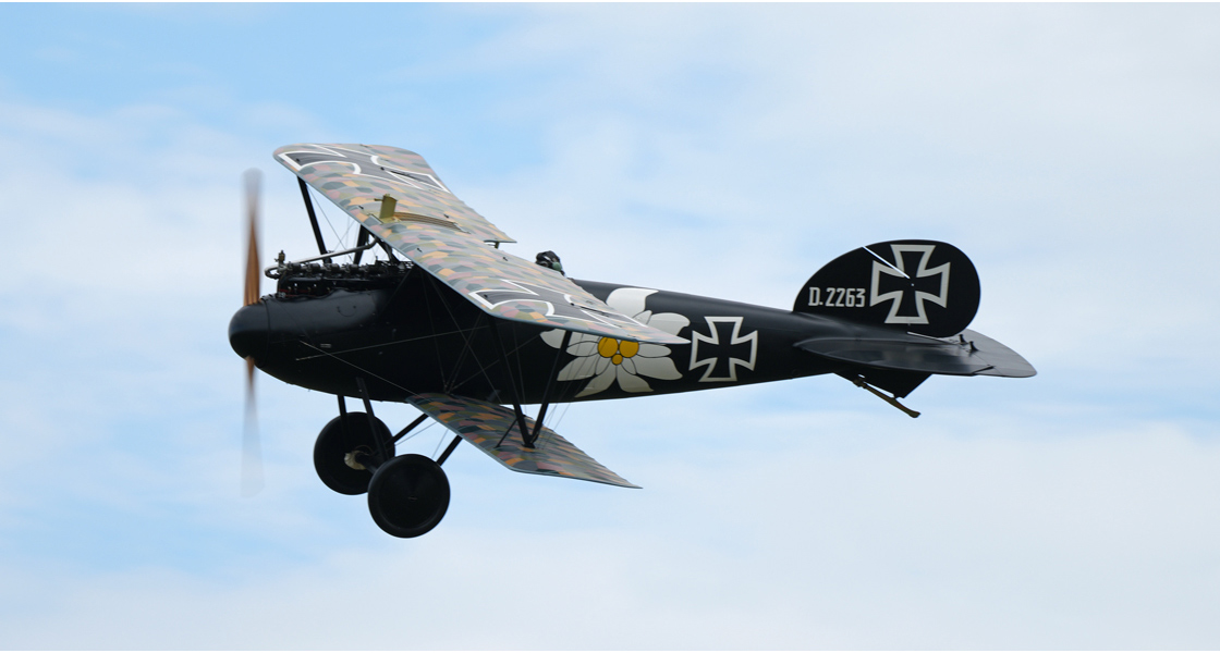 L_WW1_Aviation_Heritage_Trust_Albatros_DVa_fighter_was_a_highlight_of_the_2022_UK_Airshow_season_on_the_Airfix_and_Corgi_Aerodrome_blog.jpg