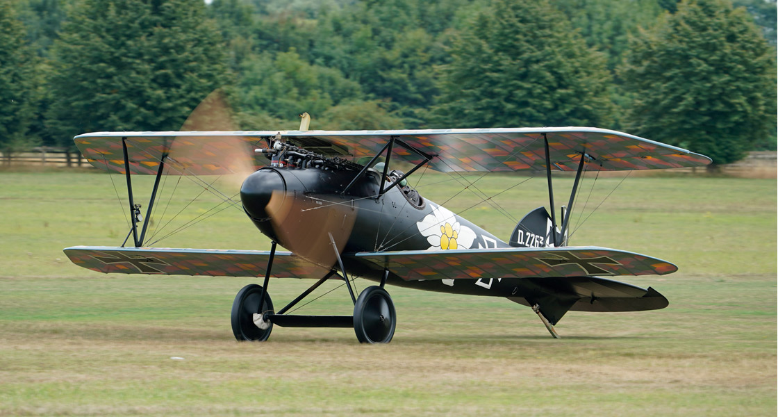 O_WW1_Aviation_Heritage_Trust_Albatros_DVa_fighter_was_a_highlight_of_the_2022_UK_Airshow_season_on_the_Airfix_and_Corgi_Aerodrome_blog.jpg