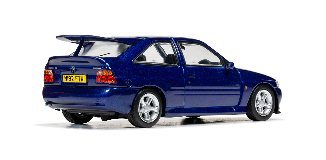 P_Corgi_Vanguards_model_car_range_welcomes_a_new_Ford_Escort_RS_Cosworth_collectable_model.jpg