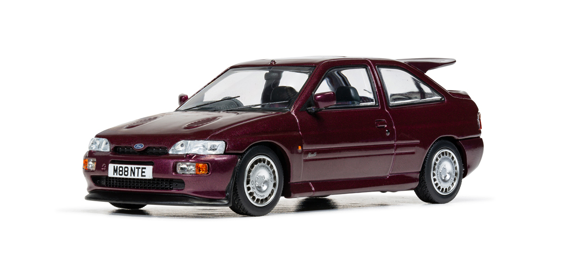 R_Corgi_Vanguards_model_car_range_welcomes_a_new_Ford_Escort_RS_Cosworth_collectable_model.jpg