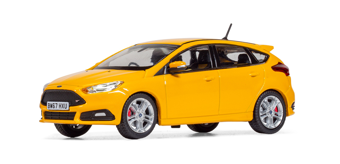 G_Corgi_Vanguards_Ford_Focus_pair_are_hot_hatch_Heavyweight_collectors_models.jpg
