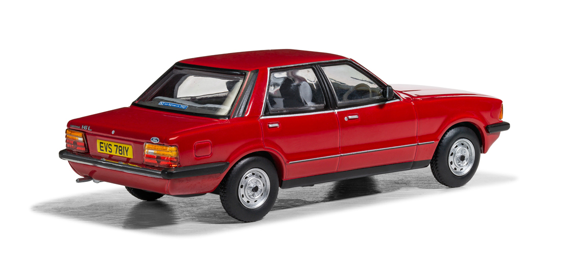 R_Corgi_Vanguards_Ford_Cortina_Mk5_1.6L_in_Cardinal_Red.jpg
