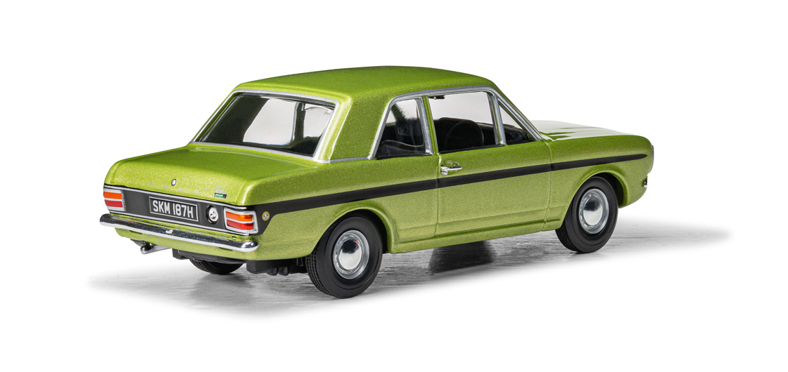 T_Corgi_Vanguards_Ford_Cortina_Mk2_Lotus_in_Fern_Green.jpg
