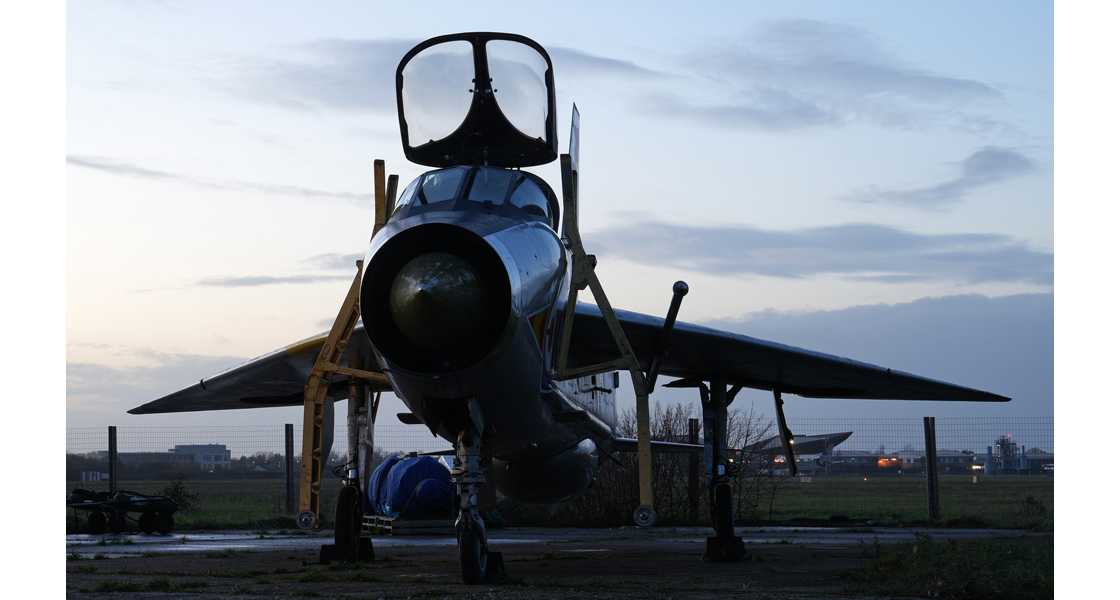 O_English_Electric_Lightning_T5_photoshoot_to_mark_60th_Anniversary_of_its_first_flight_on_Airfix_and_Corgi_Aerodrome_blog.jpg