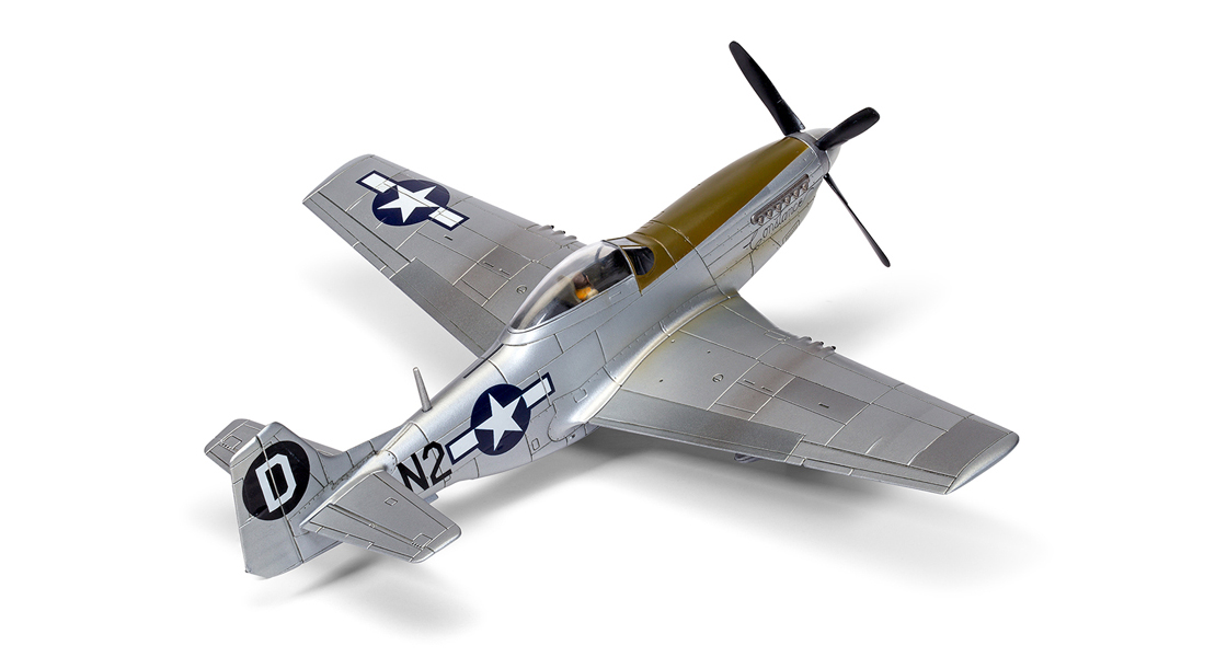 P_New_Airfix_North_American_P51D_Mustang_Starter_Set_model_kit_is_the_mount_of_WWII_USAAF_Double_Ace_pilot_George_F_Ceuleers.jpg