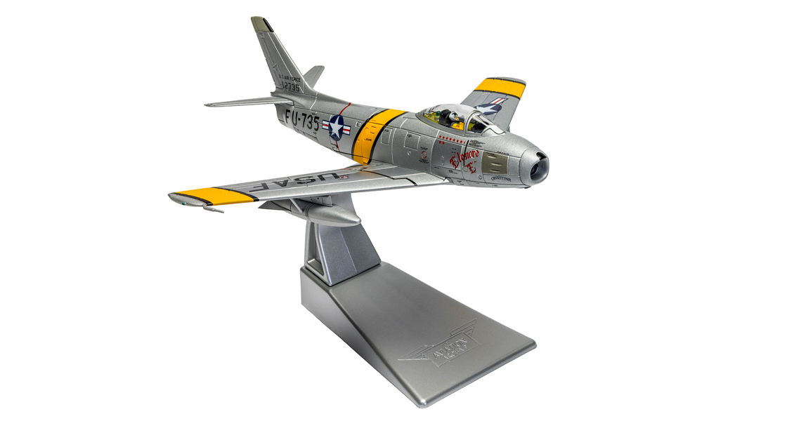 R_CORGI_Aviation_Archive_introduce_two_aircraft_model_representations_of_Mustang_and_Sabre_fighters_flown_by_ACE_pilot_William_T_Bill_Whisner_USAAF.jpg
