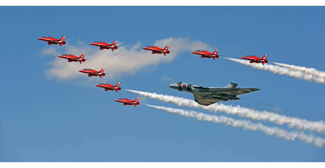 L_Airfix_Workbench_mark_the_35th_Anniversary_of_the_final_Avro_Vulcan_flight_in_RAF_service_XH558_The_Spirit_of_Great_Britain.jpg