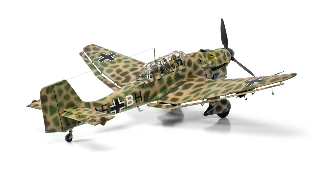 L_Another_clash_of_Airfix_Superkit_titans_as_the_Vintage_Classics_model_kit_range_boasts_the_addition_of_the_Junkers_Ju87B_Stuka_in_Battle_of_Britain_and_Desert_Air_War_schemes.jpg