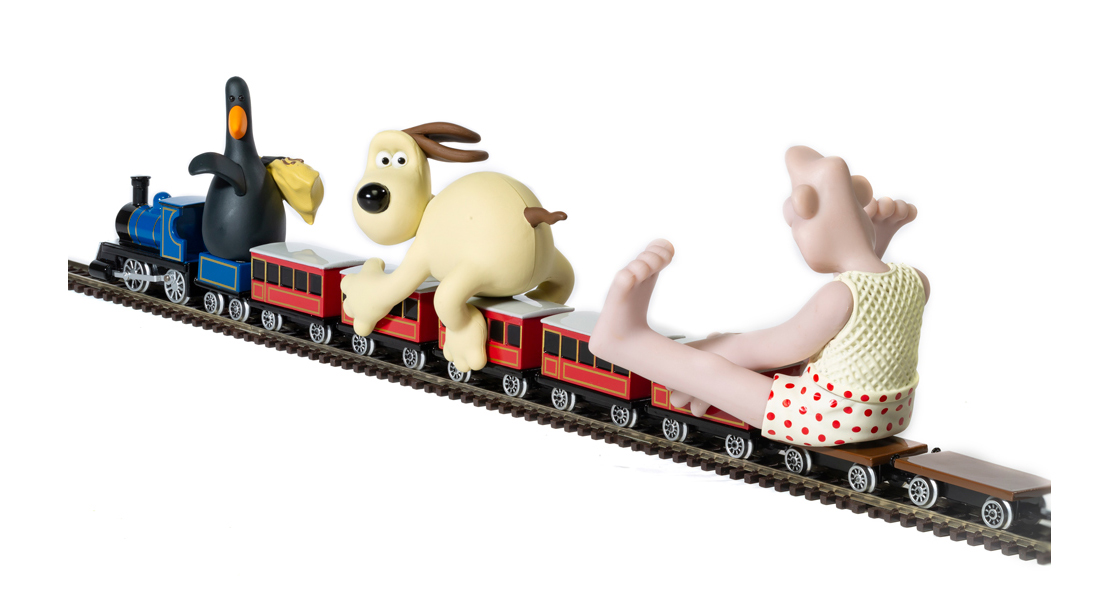 J_Corgi_have_a_major_update_from_their_impressive_new_Wallace_&_Gromit_The_Wrong_Trousers_train_set_chase_diecast_collectable_model_release.jpg