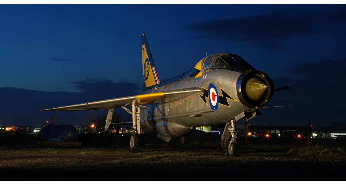T_English_Electric_Lightning_T5_photoshoot_to_mark_60th_Anniversary_of_its_first_flight_on_Airfix_and_Corgi_Aerodrome_blog.jpg