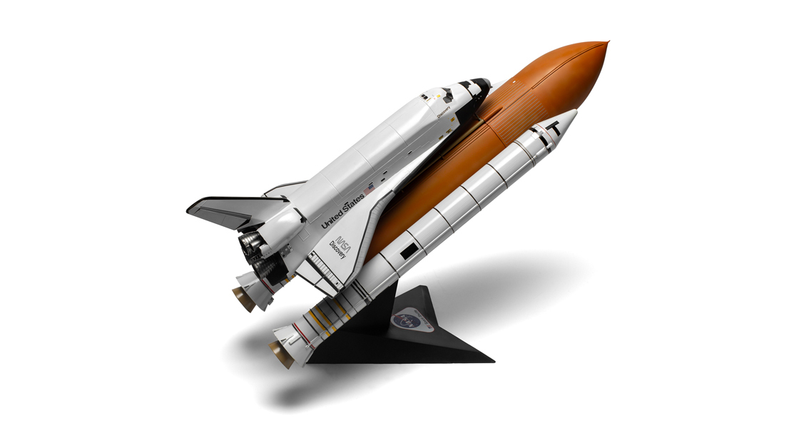 S_Airfix_celebrate_Space_Week_with_the_release_of_three_space_model_kits_a_Saturn_V_rocket_the_Space_Shuttle_and_SLS_Artemis_scale_model_kits.jpg