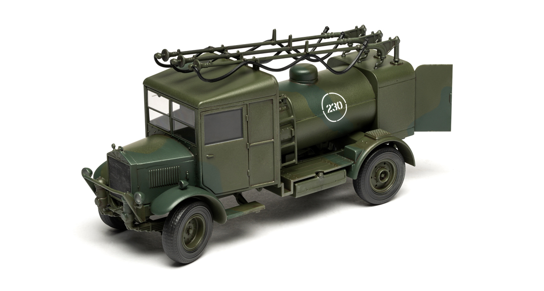 C_The_new_Airfix_Albion_3_Point_Fueller_scale_model_kit_is_a_WWII_RAF_airfield_Fighter_Command_diorama_delight.jpg