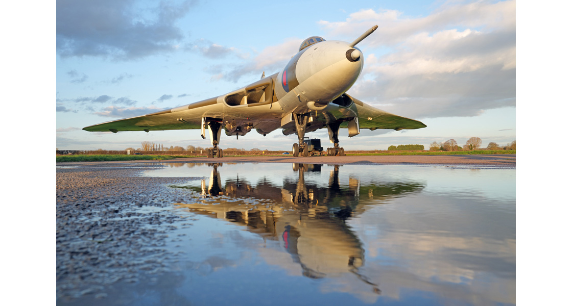 F_Airfix_and_Corgi_Aerodrome_spend_time_with_Avro_Vulcan_B2_XM655_the_youngest_Vulcan_in_the_world.jpg