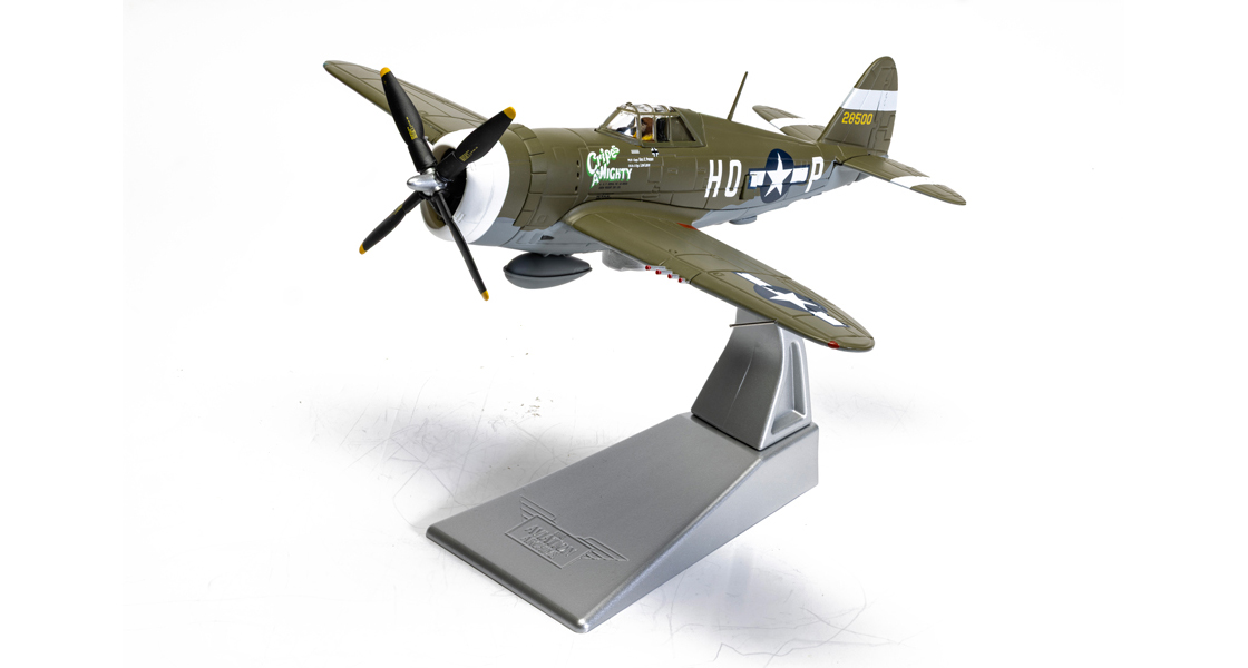 X_Corgi_Ford_GT_model_collection_and_ace_pilot_George_Preddys_Cripes_A_Mighty_P47_Thunderbolt_fighter.jpg