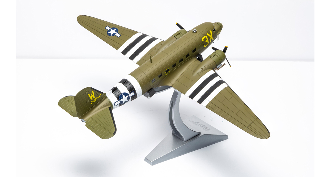 Z_Corgi_D_Day_80th_anniversary_AA38210_Douglas_C47S_Skytrain_Thats_All_Brother_the_Plane_That_Launched_D_Day.jpg