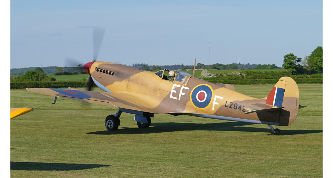 J_New_Mediterranean_Spitfire_and_Airco_DH9_star_at_this_years_Shuttleworth_Season_Premier_Airshow.jpg
