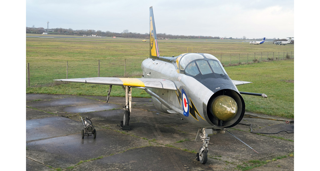 F_English_Electric_Lightning_T5_photoshoot_to_mark_60th_Anniversary_of_its_first_flight_on_Airfix_and_Corgi_Aerodrome_blog.jpg