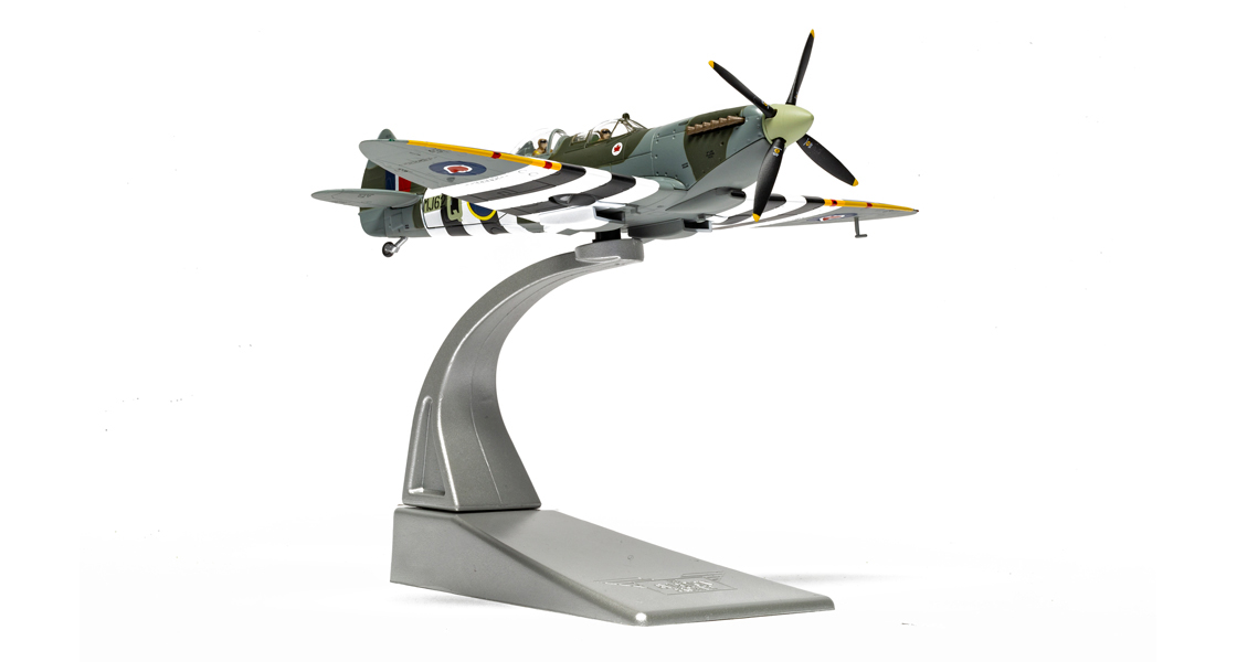 H_The_Corgi_Aviation_Archive_range_is_about_to_welcome_a_trio_of_new_two_seat_Spitfires_Spitfires.com.jpg