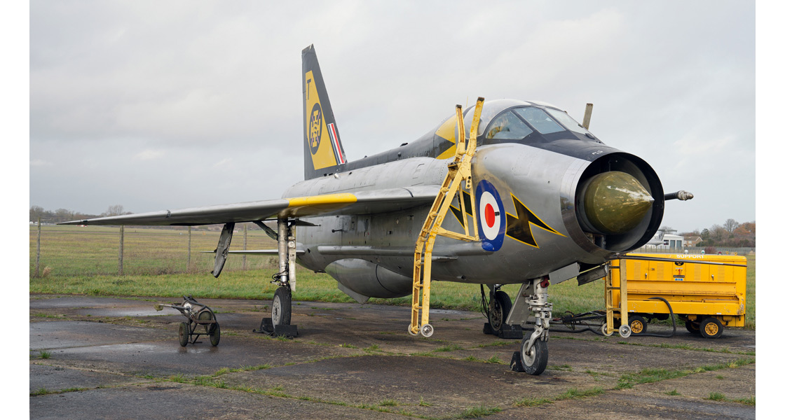 E_English_Electric_Lightning_T5_photoshoot_to_mark_60th_Anniversary_of_its_first_flight_on_Airfix_and_Corgi_Aerodrome_blog.jpg