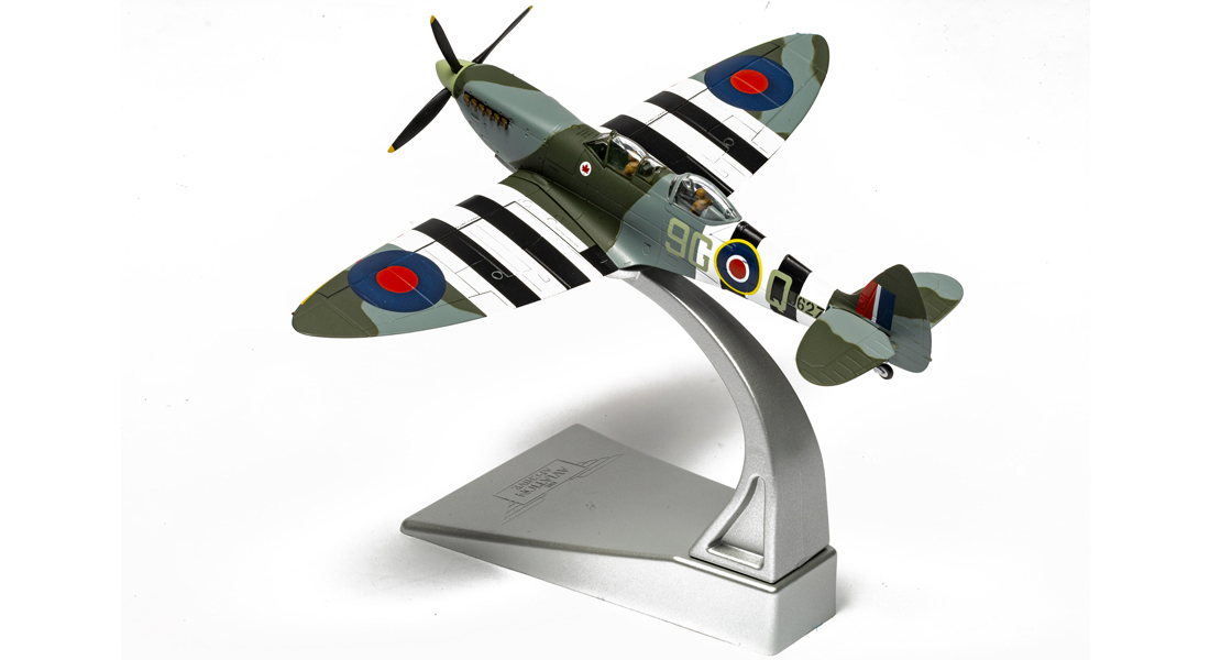 E_The_Corgi_Aviation_Archive_range_is_about_to_welcome_a_trio_of_new_two_seat_Spitfires_Spitfires.com.jpg
