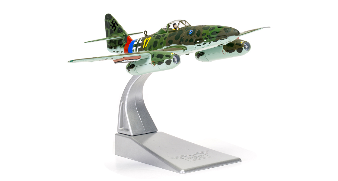 E_The_latest_Corgi_Aviation_Archive_Messerschmitt_Me262_model_release_sees_the_introduction_of_R4M_unguided_rocket_projectiles_diecast_model_collectable.jpg