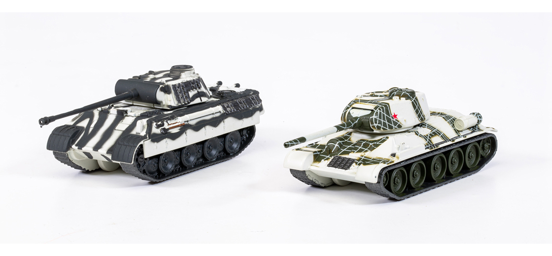 H_Corgi_launch_a_model_Lockheed_P38_Lightning_Pacific_ace_and_World_of_tanks_model_double_packs_released.jpg