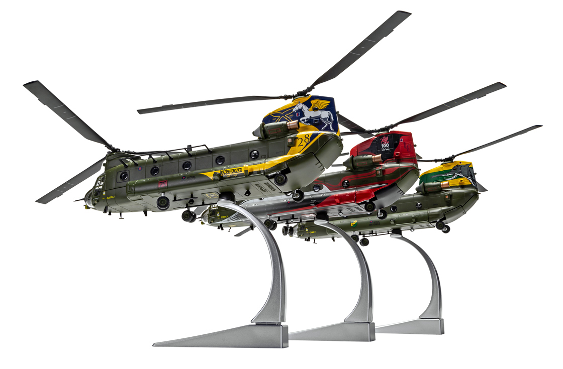 E_Corgi_diecast_model_RAF_Chinook_HC4_in_Centenary_special_markings_reviewed_on_the_Corgi_Diecast_Diaries_blog.jpg