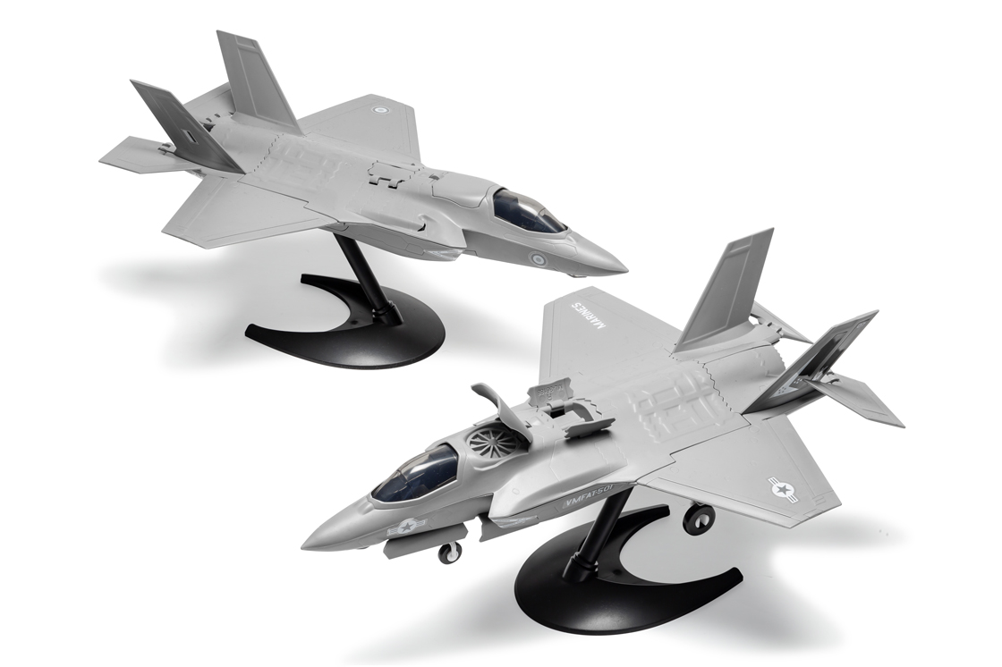 S_New_Airfix_Quickbuild_F35B_Lightning_II_model_kit_reviewed_on_the_Airfix_Workbench_blog.jpg