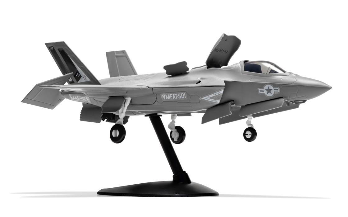 V_New_Airfix_Quickbuild_F35B_Lightning_II_model_kit_reviewed_on_the_Airfix_Workbench_blog.jpg