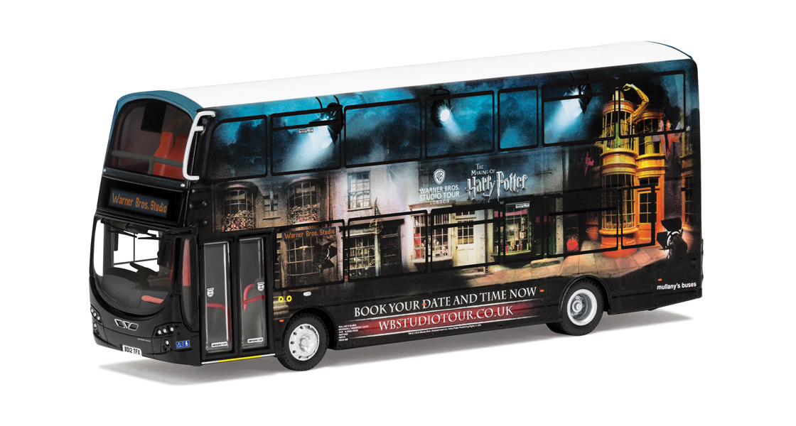 W_Rare_Corgi_Harry_Potter_Tour_Bus_model_on_the_Corgi_Diecast_diaries_blog.jpg