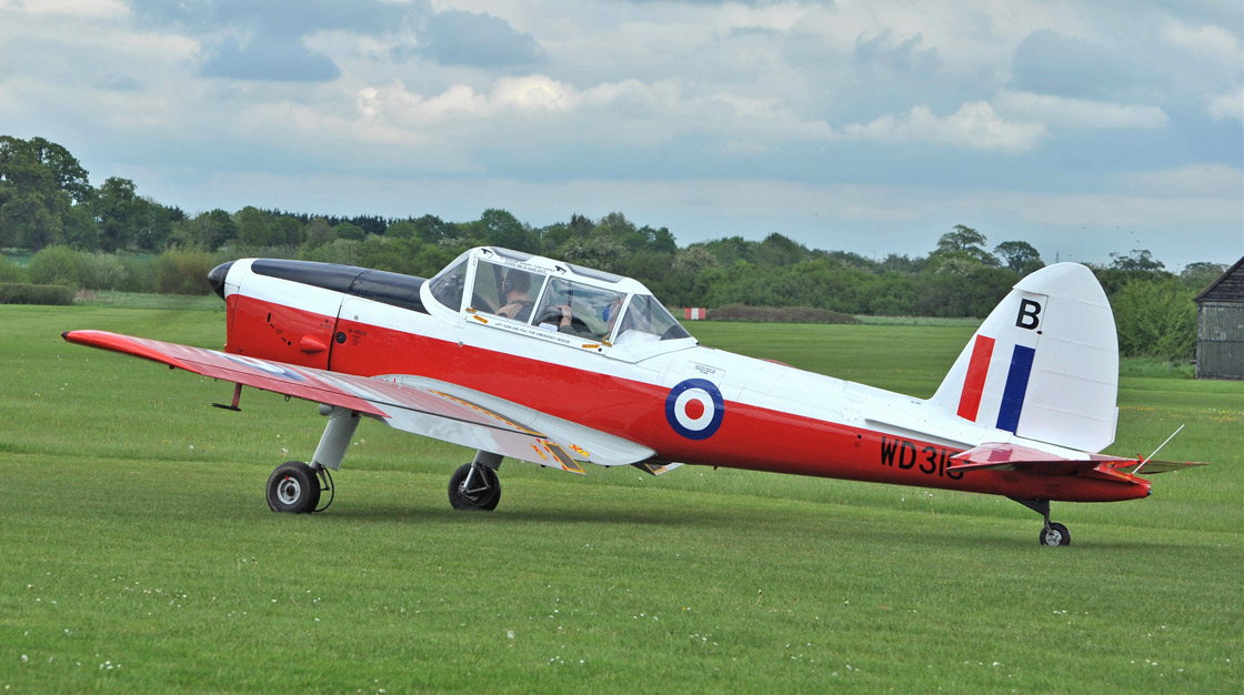 E_de_Havilland_Chipmunk_75th_Anniversary_event_at_Old_Warden_reviewed_on_the_Airfix_and_Corgi_Aerodrome_blog.jpg