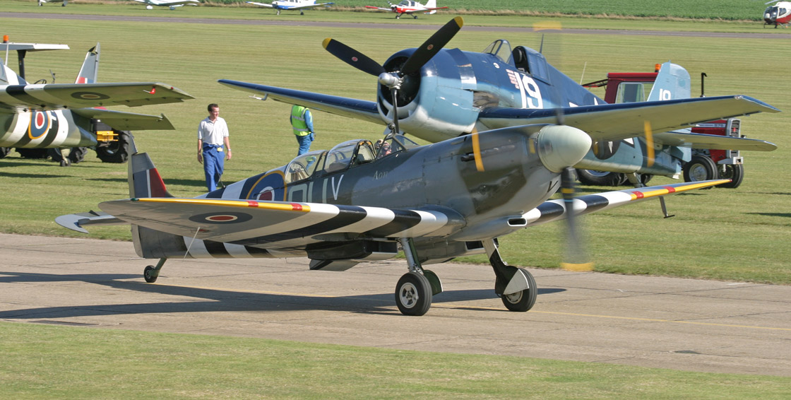 Y_A_view_from_the_tower_Duxford_September_2004_Airshow_review_Grumman_Cats_on_the_Airfix_and_Corgi_Aerodrome_blog.jpg