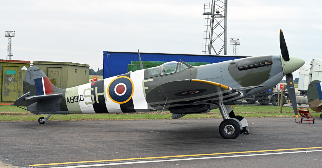 J_Supermarine_Spitfire_BBMF_Members_Day_2021_review_on_the_Airfix_and_Corgi_Aerodrome_blog.jpg