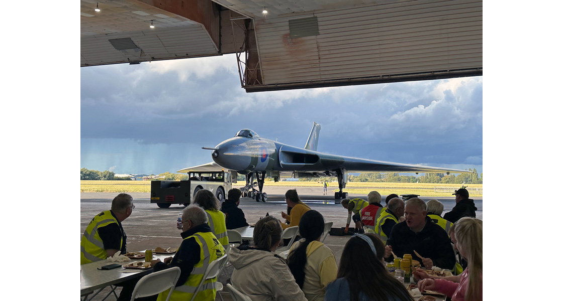 V_Airfix_and_Corgi_Aerodrome_experience_the_howl_of_Avro_Vulcan_XL426_as_she_entertains_the_crowds_at_the_Vulcan_Restoration_Trust_fast_taxi_event.jpg