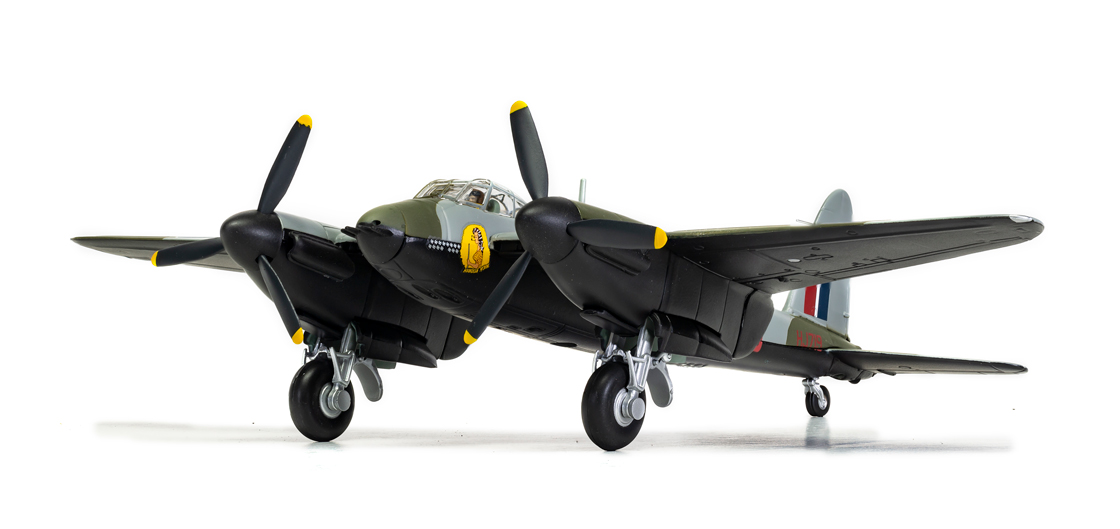 O_Night_Intruder_de_Havilland_Mosquito_Moonbeam_McSwine_Corgi_diecast_model_on_the_Diecast_Diaries_blog.jpg