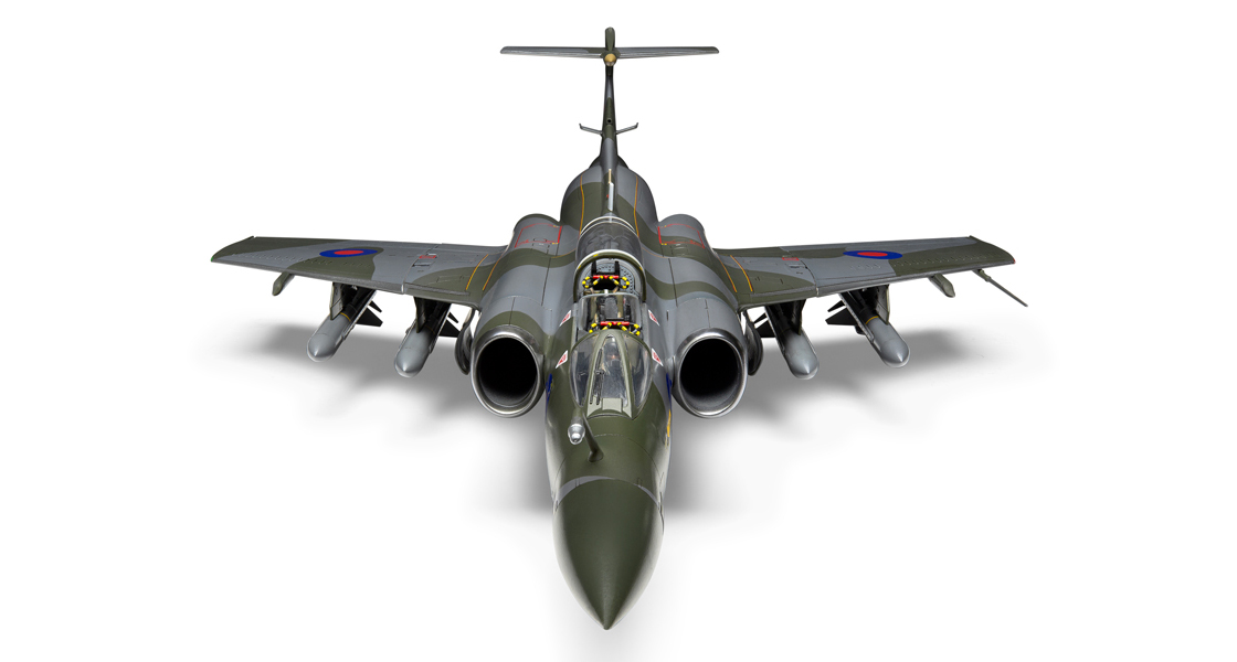 B_The_new_Airfix_Blackburn_Buccaneer_kit_in_RAF_markings_has_four_appealing_scheme_options_for_the_Modeller.jpg