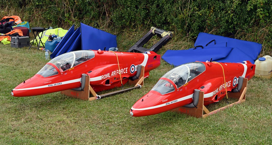 Y_The_Airfix_and_Corgi_Aerodrome_blog_Reviews_the_2021_Little_Gransden_Airshow_Red_Arrows_Duo_Formation_Team.jpg