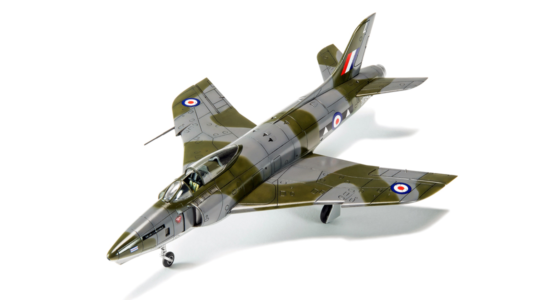 D_The_historic_Supermarine_Swift_FR5_makes_its_return_to_the_Airfix_range_with_two_RAF_Germany_reconnaissance_schemes_RAFs_First_swept_wing_jet_fighter.jpg