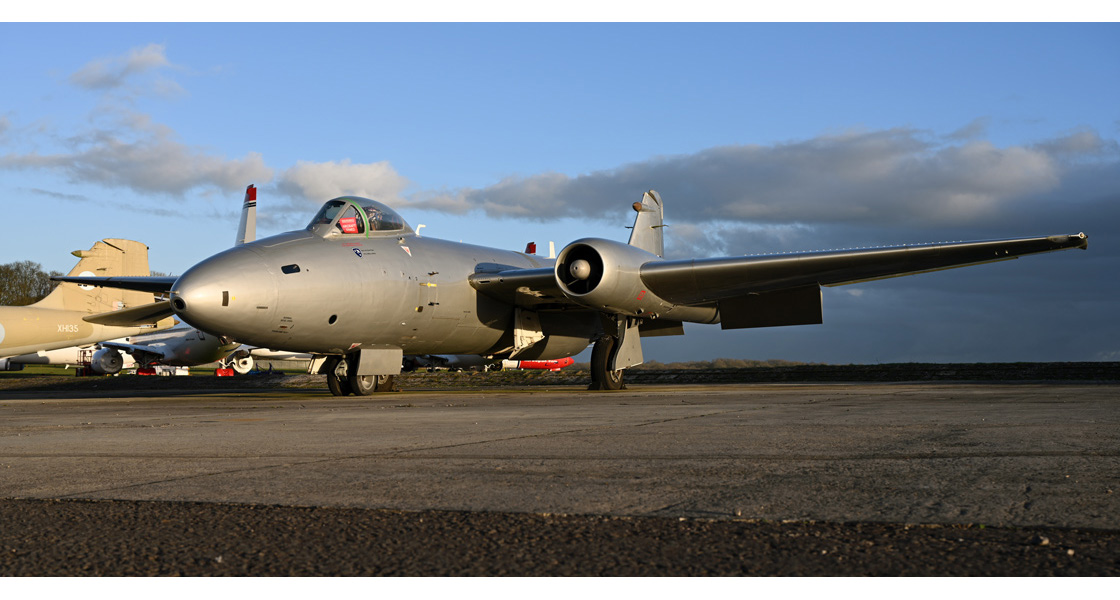 K_The_Buccaneer_Aviation_Group_English_Electric_Canberra_PR9_nightshoot_event_at_Cotswold_Airport_on_the_Airfix_and_Corgi_Aerodrome_blog.jpg