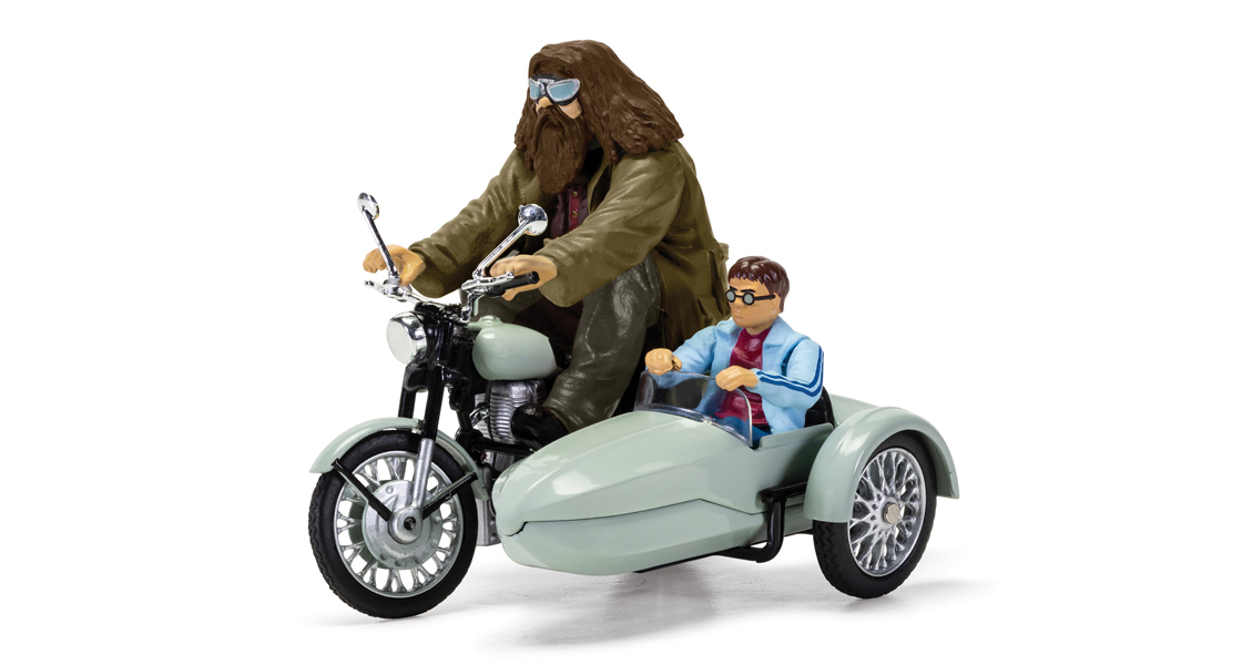 M_Corgi_produce_a_scale_model_of_Hagrids_flying_Motorcycle_and_sidecar_from_Harry_Potter_and_the_Deathly_Hallows_movie_on_the_Corgi_blog.jpg