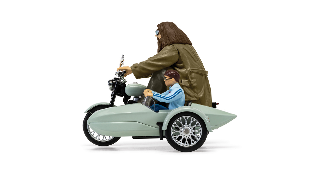 N_Corgi_produce_a_scale_model_of_Hagrids_flying_Motorcycle_and_sidecar_from_Harry_Potter_and_the_Deathly_Hallows_movie_on_the_Corgi_blog.jpg