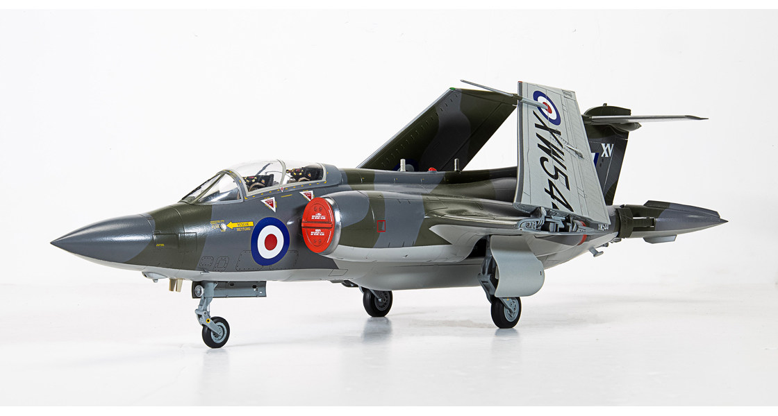 K_The_new_Airfix_Blackburn_Buccaneer_kit_in_RAF_markings_has_four_appealing_scheme_options_for_the_Modeller.jpg